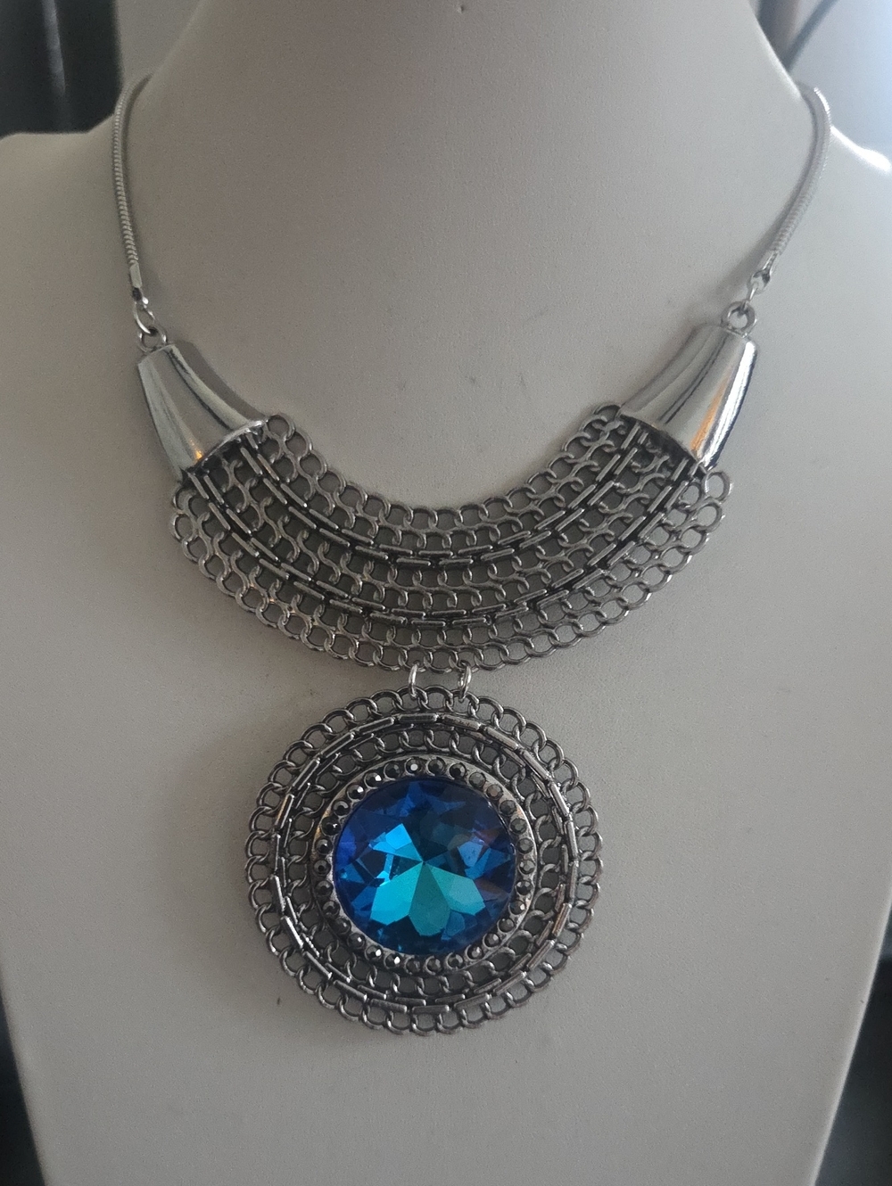 Paparazzi Excalibur Extravagance Blue Necklace NWT